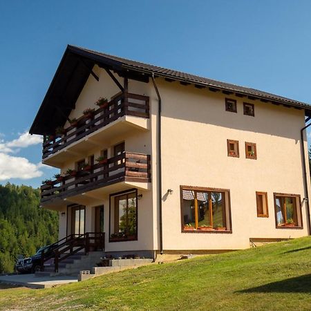 Cabana Denisa Arieseni Exterior photo